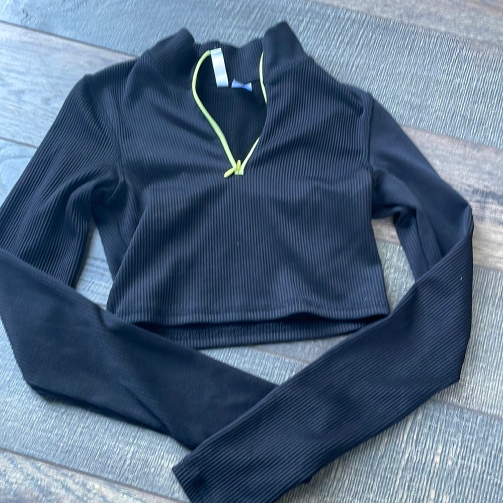 Cropped long sleeve